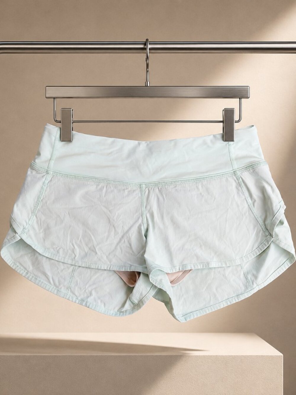 Lululemon Speed Up Shorts Womens Size 2 Pale Mint Lined 2.5" Running Zip Pocket